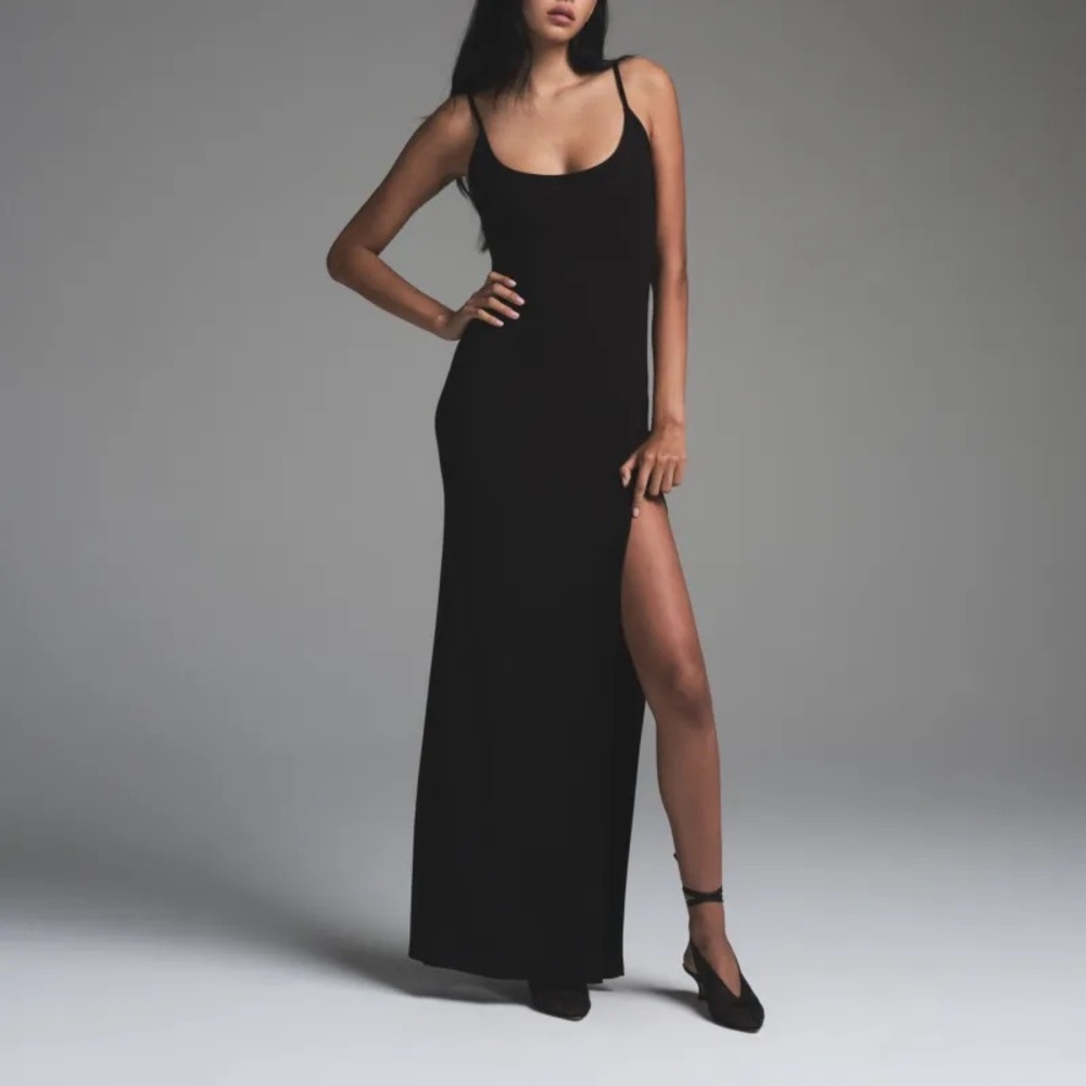 SKIMS SOFT LOUNGE CAMI SLIT LONG DRESS | ONYX